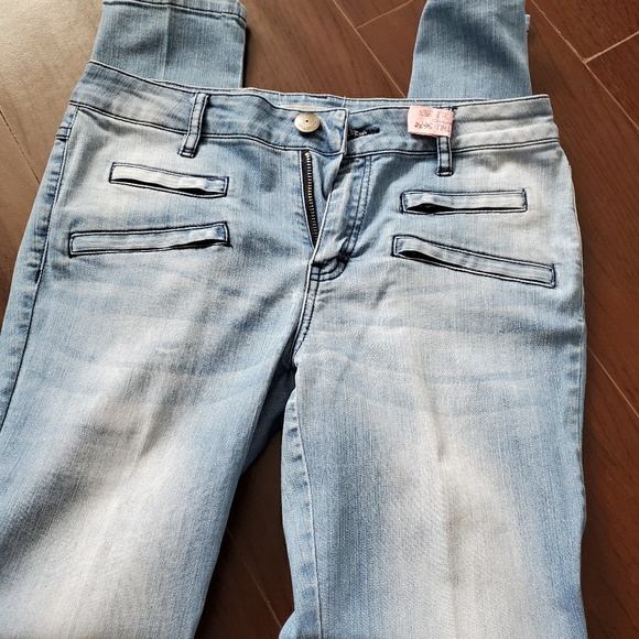 Pants - Picture 4 of 8